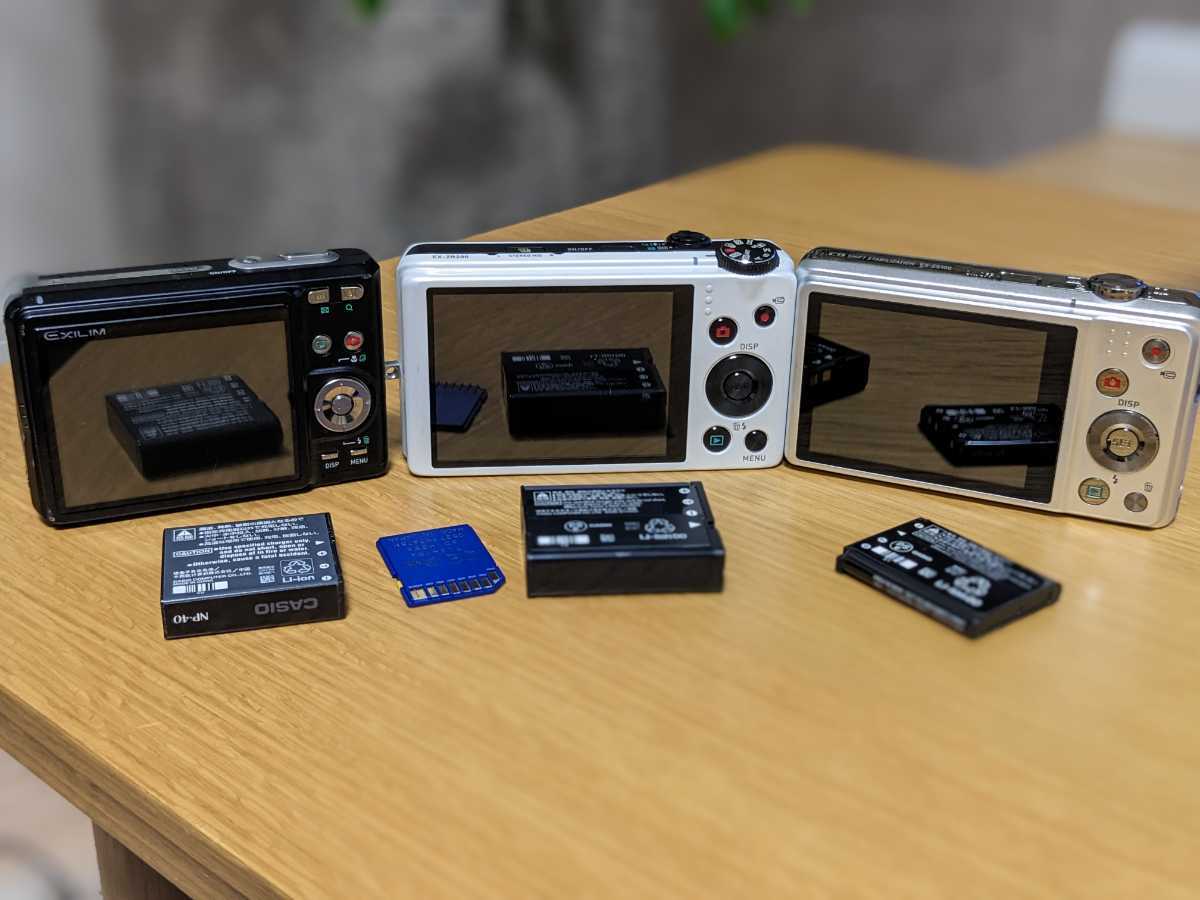 大人気！CASIO EXILIM EX-ZR200 コンデジ 動作品 作例有 デジカメ3台☆CASIO EXILIM EX-Z57 ZR200 ZS100☆カシオ EX-Z57 EXILIM