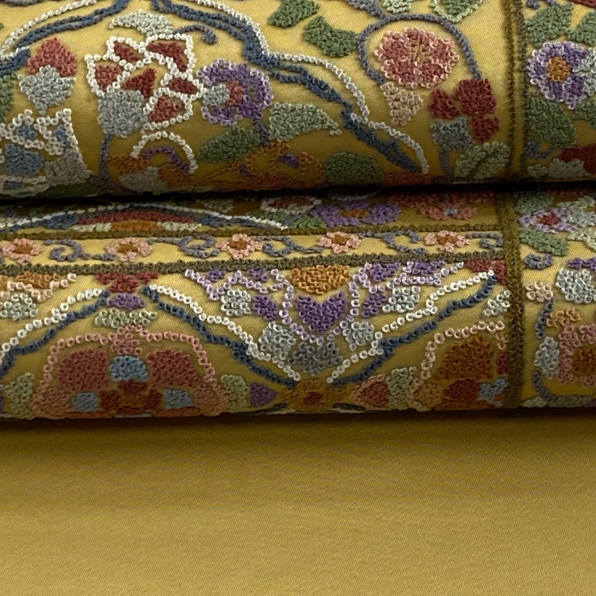 袋帯 名品 草花 華文 相良刺繍 からし色 お太鼓柄 正絹 【中古】 袋帯