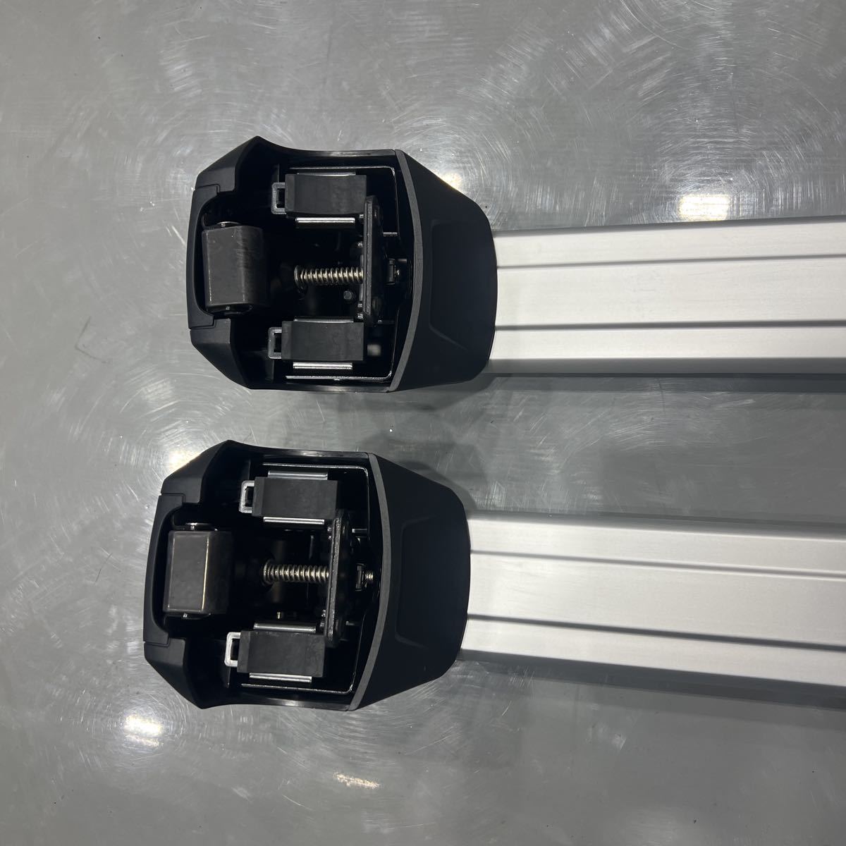Audi純正ルーフキャリア 前後セット Audi Q5用 8R0071151D 新品未使用 