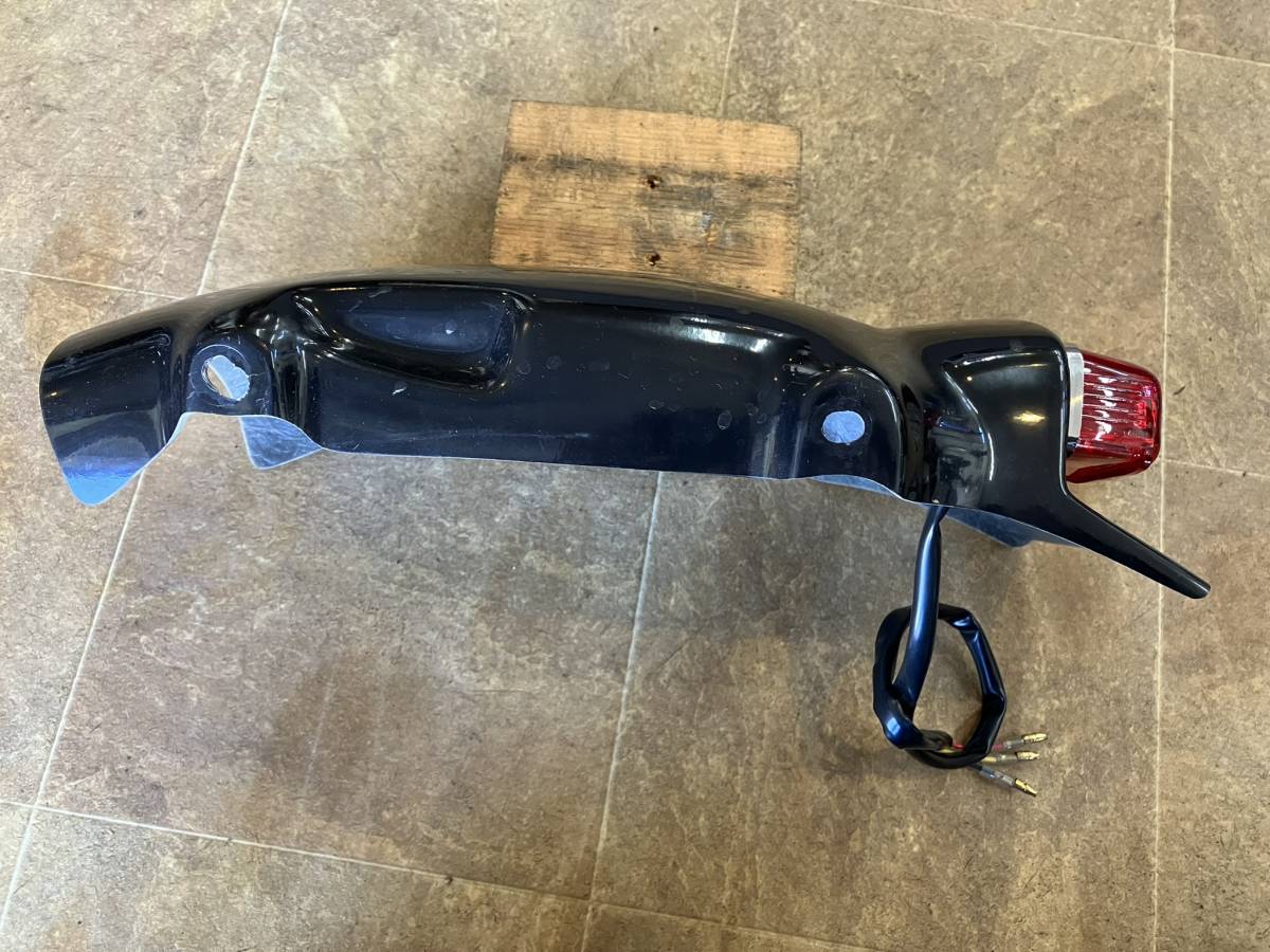sr400 フェンダーレスキット？　タンデムバー　リアカフェレーサー SR400 フェンダーレスキット FRPフェンダー リアフェンダー ショート