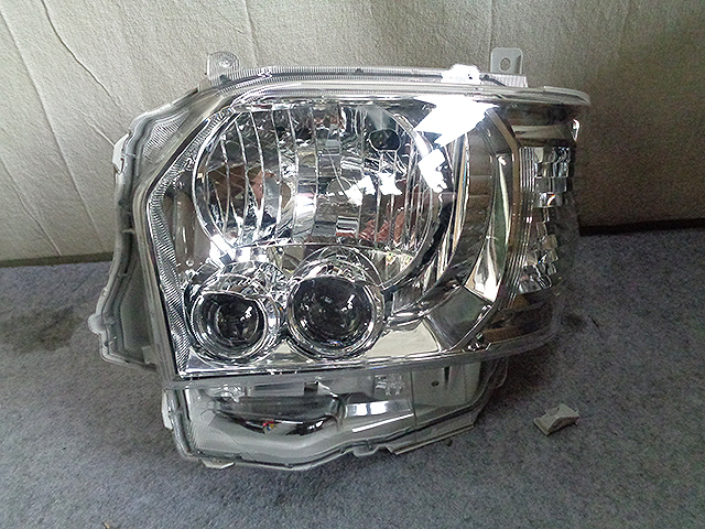 ハイエース 200系 LED用 左ヘッドライト 81185-26A31 KOITO 26-137 刻印A3 【T-0621】