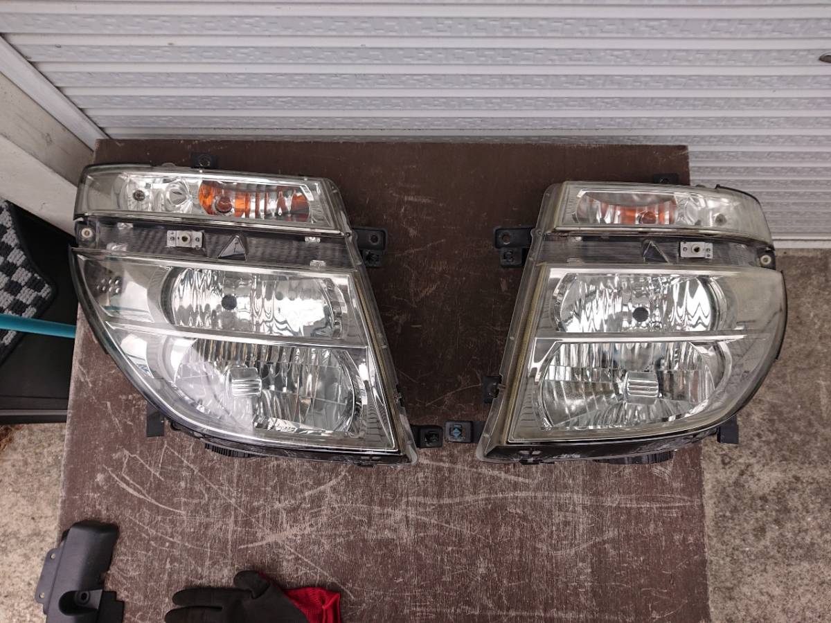 E51 エルグランド 前期 純正 HID ヘッドライト 左右 KOITO 100 E51 エルグランド 前期 純正 HID ヘッドライト 左右 KOITO 100