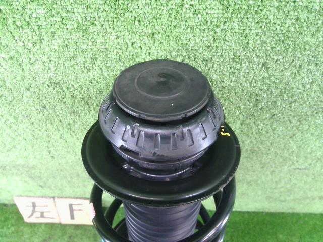 ヤリス 5BA-MXPA15 左フロントストラット　左フロントショック X 4WD M15A-FKS 070 48520-K0050