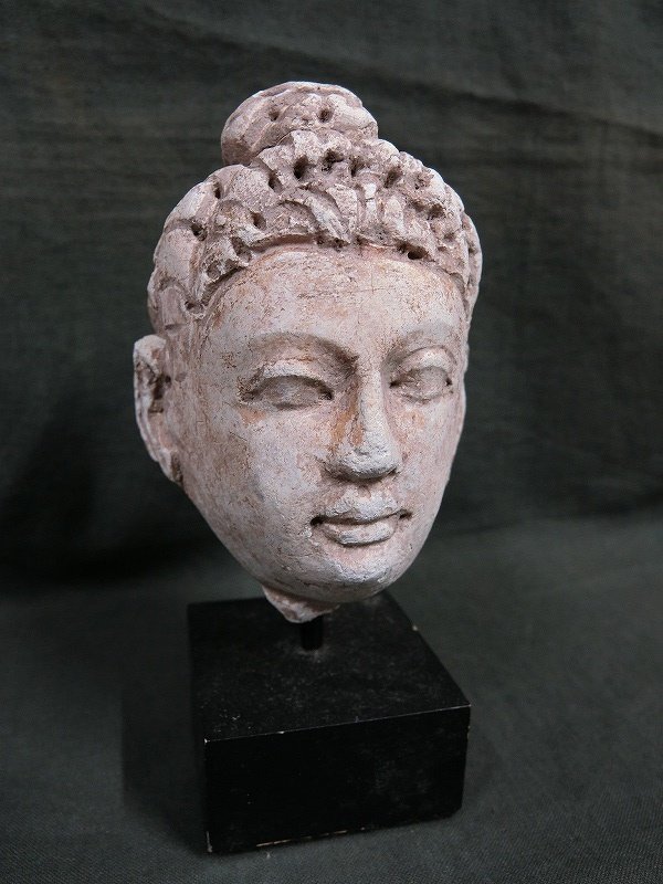 人気SALE，HOT A0830 仏教美術 時代産地不明 古いテラコッタ 仏頭 台付 計336g(仏像)｜売買されたオークション情報、yahooの商品情報をアーカイブ公開 - オークファン 仏像