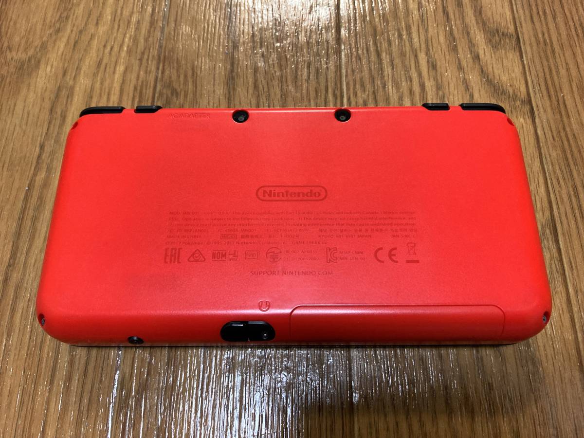 New ニンテンドー 2DS LL 32GB MicroSDHC 付き ポケットモンスター モンスターボール エディション 任天堂
