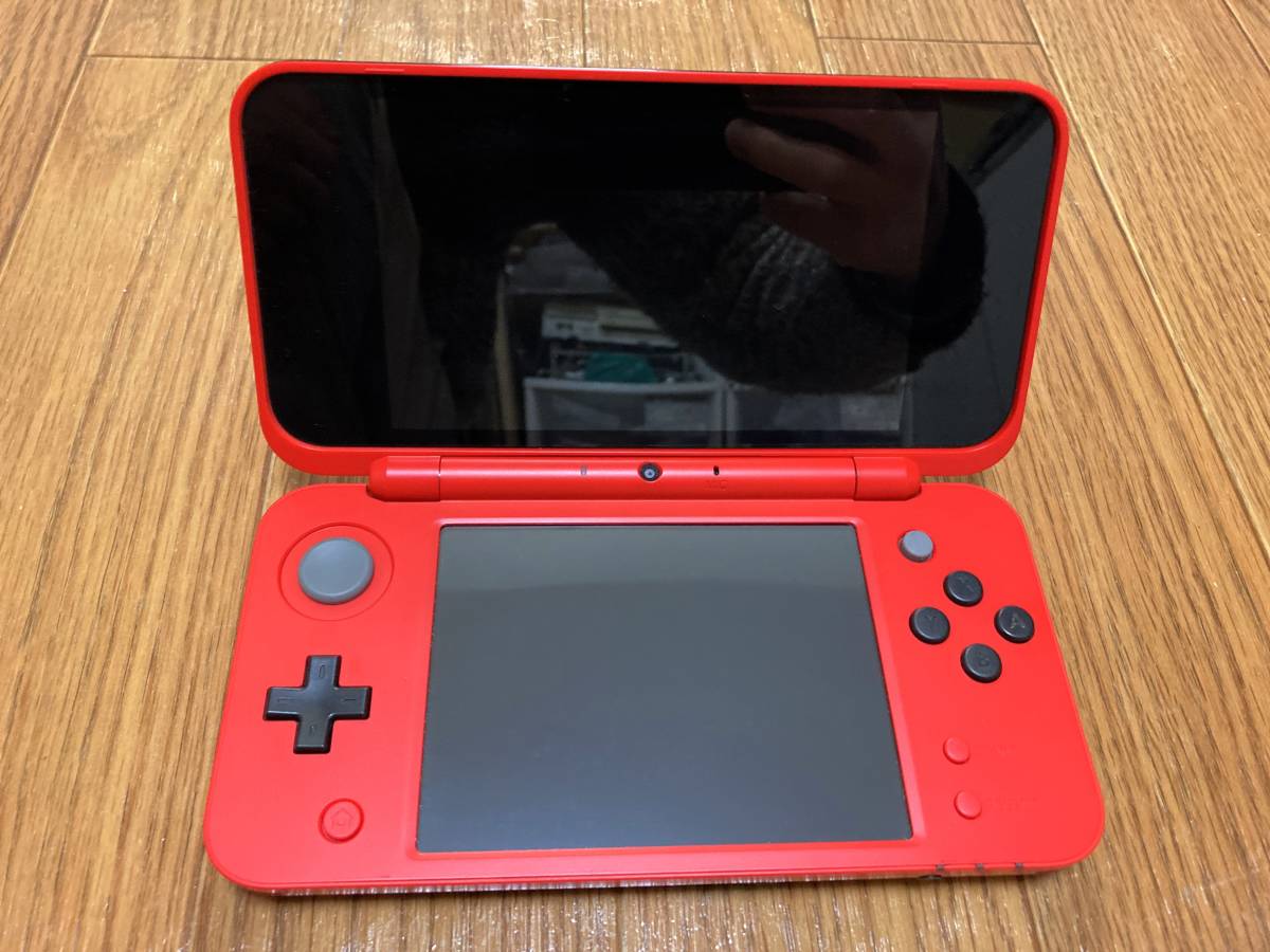 New ニンテンドー 2DS LL 32GB MicroSDHC 付き ポケットモンスター モンスターボール エディション 任天堂