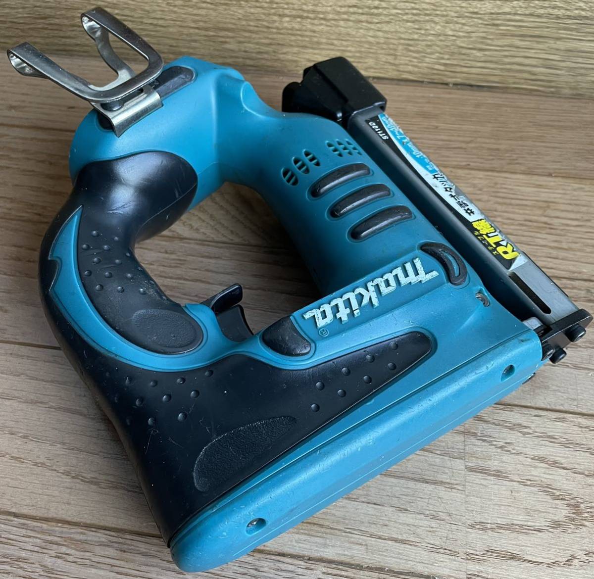 makita マキタ 14.4V 充電式タッカ ST110D st110 【公式通販】