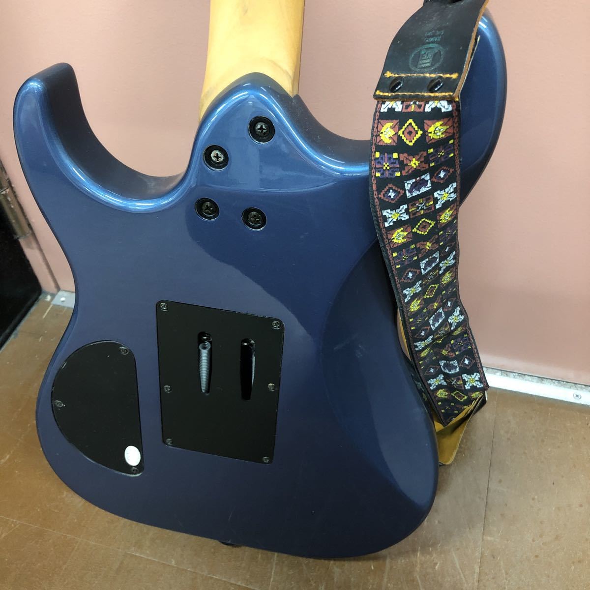 I1/【中古品】ワッシュバーン washburn エレキギター ストラトタイプ X