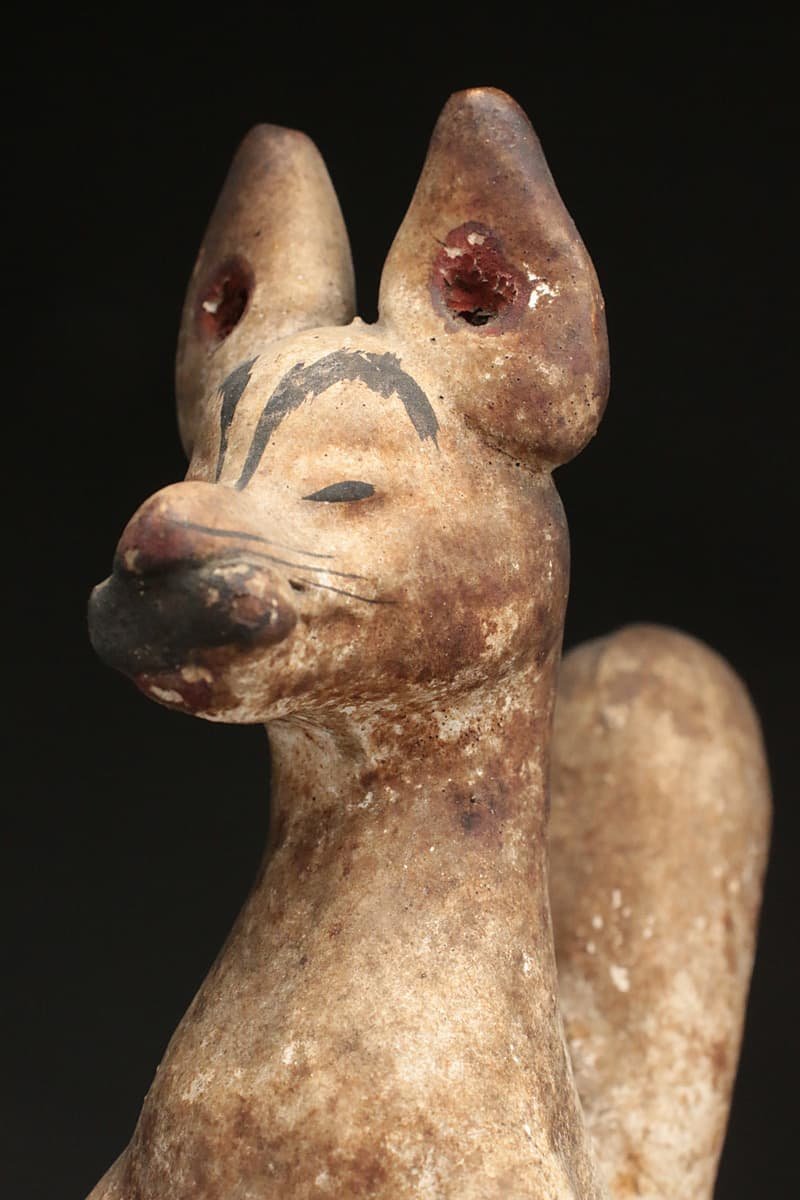 一対 稲荷狐 時代物 色絵 金彩 御稲荷様 神狐 置物 高さ10cm 白磁 稲荷