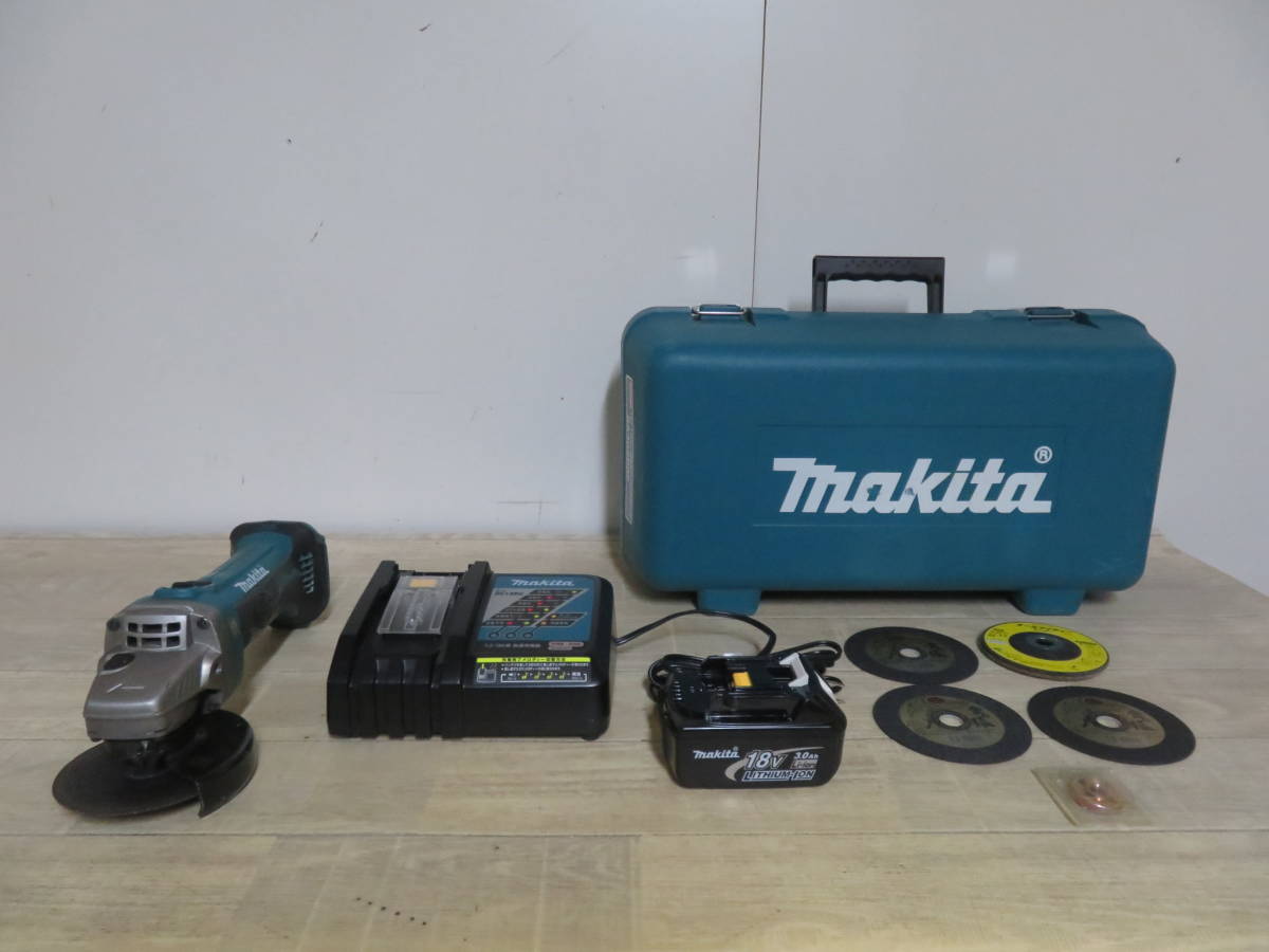 中古美品 makita マキタ 充電式ディスクグラインダ 18V GA402D + 純正 バッテリー 充電器 セット 専用ケース付き 動作確認済 追加画像有り