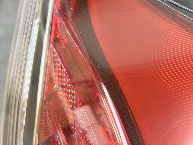 アクア NHP10 中期 純正 右テールランプ/右テールライト STANLEY 52
