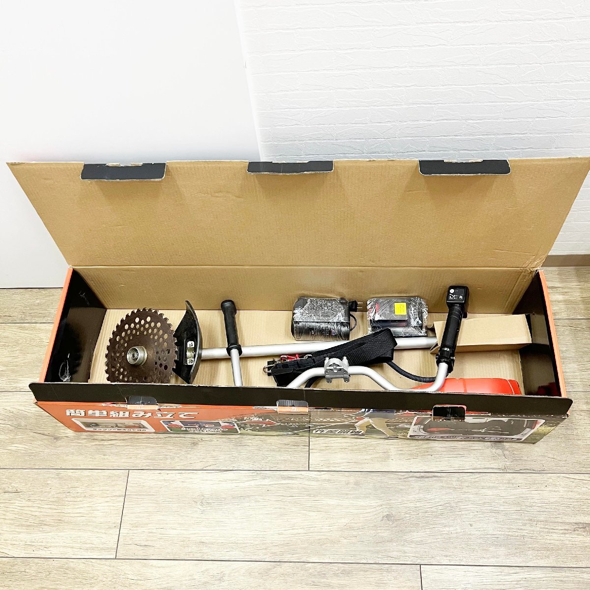 BIGM BRUSHCUTTER 充電式刈払機KDC1825Li（中古品) 中古現状品】 BIG M KDC1825Li 充電式刈払機 【公式通販】