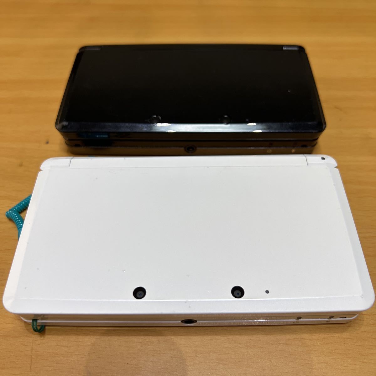 ニンテンドー3DS本体 中古 動作良好 2台セット(白・黒)(ニンテンドー 