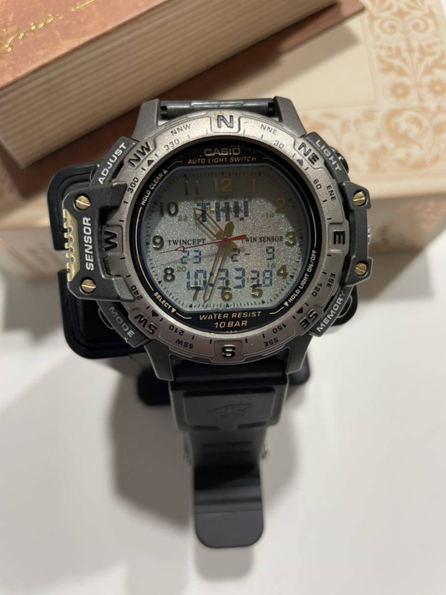 CASIO PROTREK PRT-50FGJ PRT-50は、浮遊するLCDディスプレイで高度と