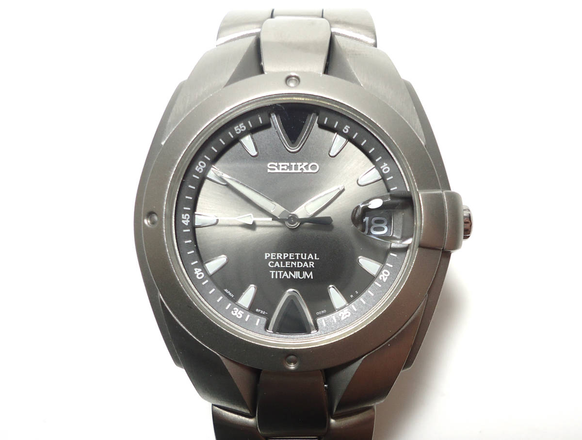 8F32-0040 SEIKO パーペチュアルカレンダー 稼働品 腕時計 デイト 