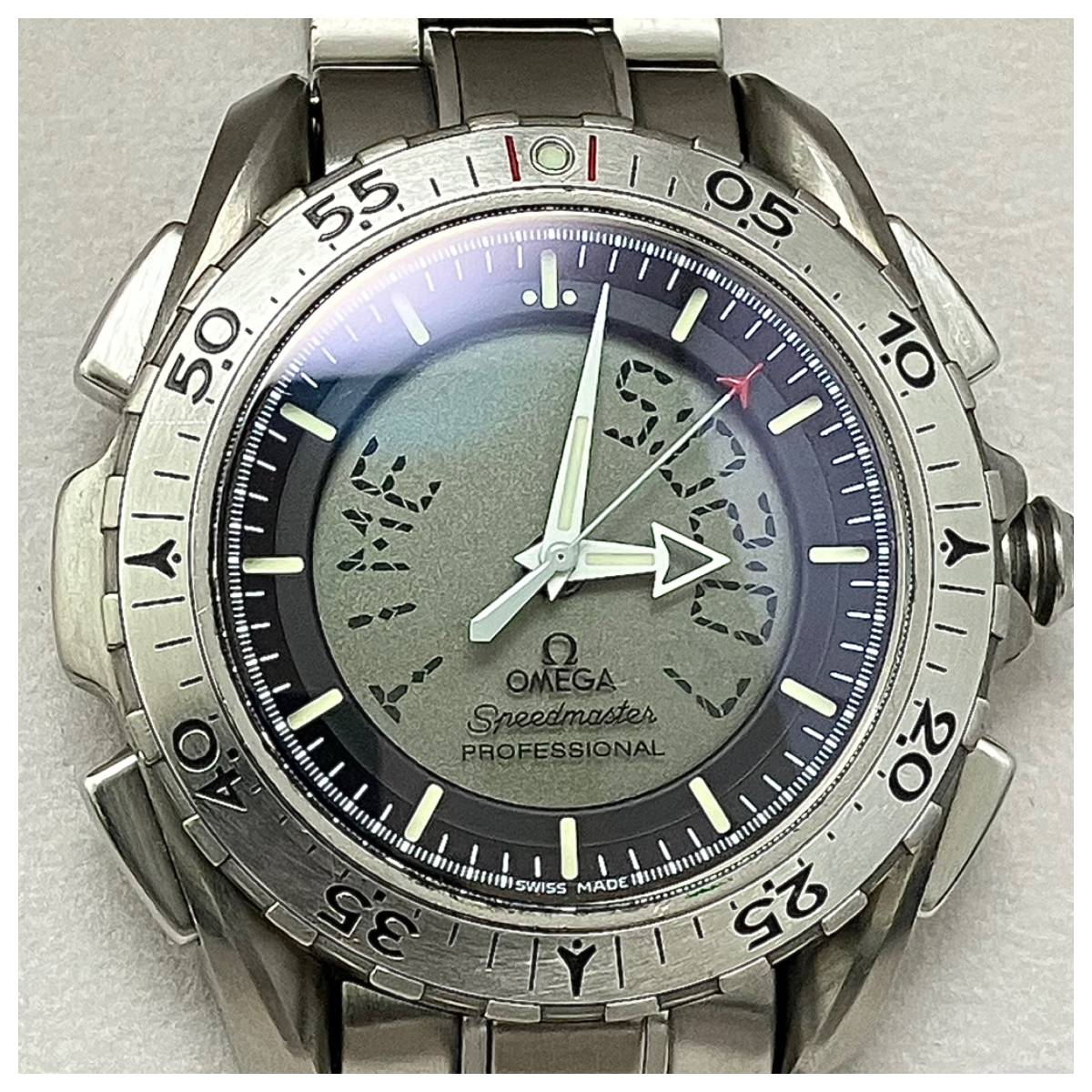 付属品、ベルト2種付き☆オメガ・スピードマスター時計・プロフェッショナル多機能クオーツ・X33☆電池交換済み