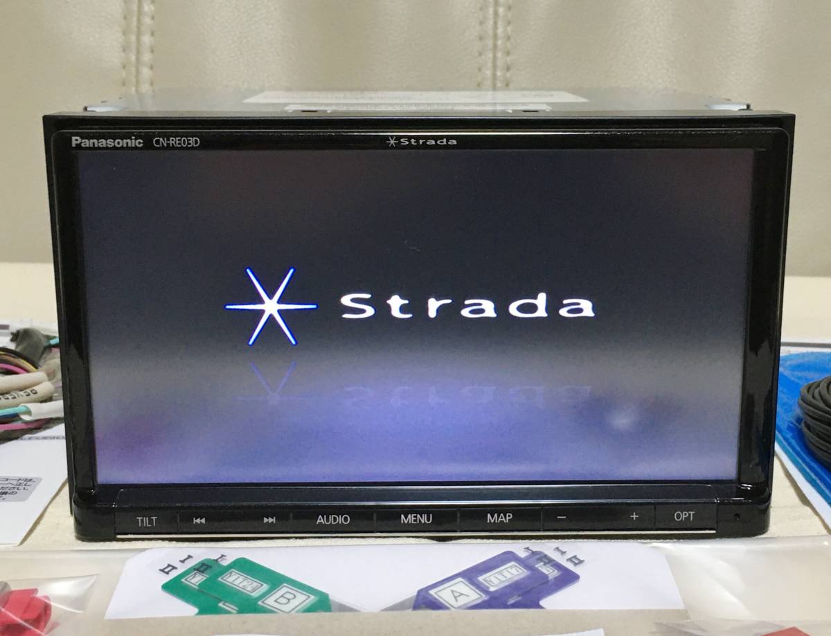 驚きの安さ ☆ Panasonic パナソニック Strada CN-RE03D SDナビ 7型 