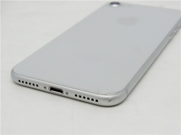 中古 Apple iPhone8 64GB AU利用制限〇 最大容量90％ OS16.0.3初期化済