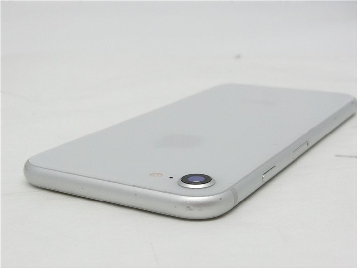 中古 Apple iPhone8 64GB AU利用制限〇 最大容量90％ OS16.0.3初期化済