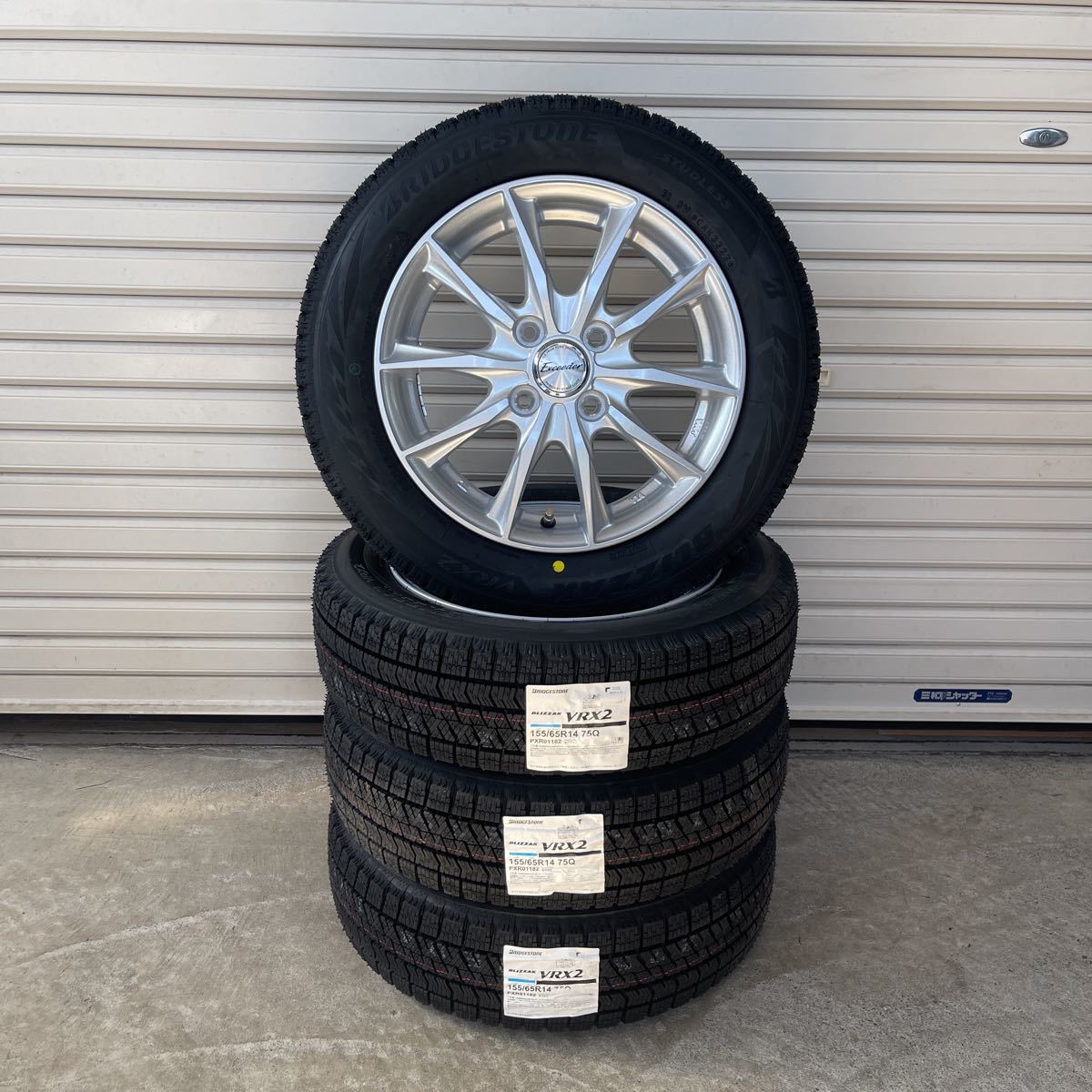 Exceeder E06 ◆新品スタッドレスブリヂストンVRX2◆155/65R14◆NBOXタントムーヴワゴンRラパンアルトトコットスペーシア　シルバー