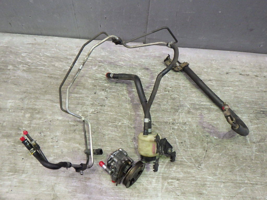 ローレル パワーステアリング ギアボックス - C35 0 メダリスト 純正