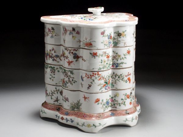 SD196. 中国古玩 色絵 花蝶図 蝶形 蓋付 段重箱 / 陶器陶芸古美術時代
