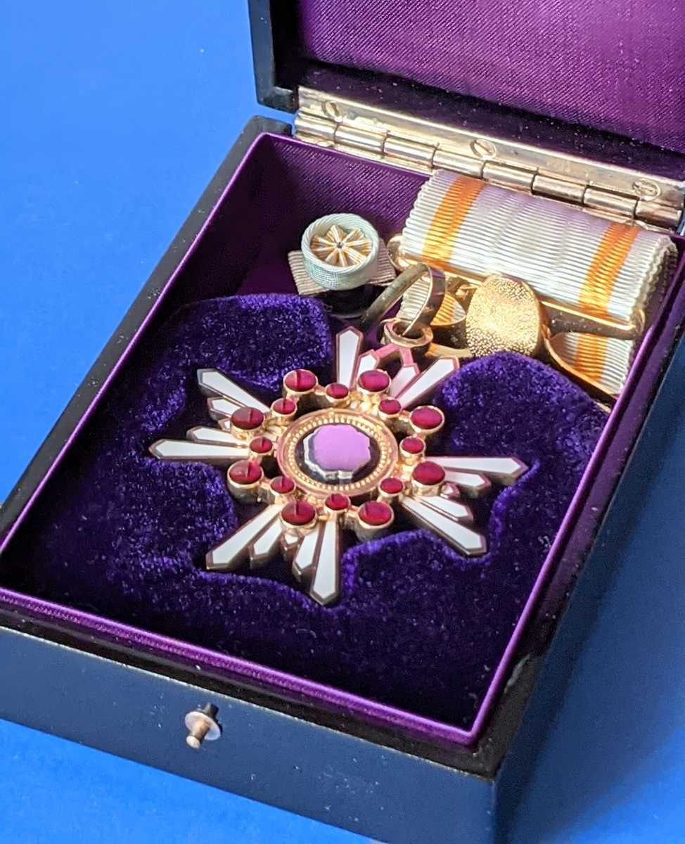 勲三等瑞宝章 中綬章☆完品☆美品☆(勲章)｜売買されたオークション