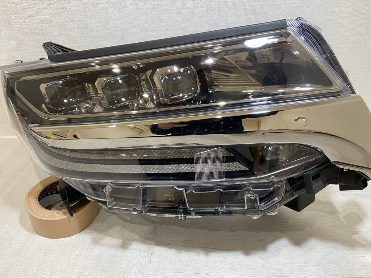 極美品・破損なし】アルファード 30系 後期 3眼 LED 右ヘッドライト 刻印