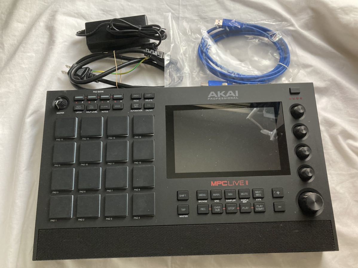 AKAI AKAI アカイ MPC LIVE 2 サンプラー 箱⁄取扱説明書⁄ケーブル類