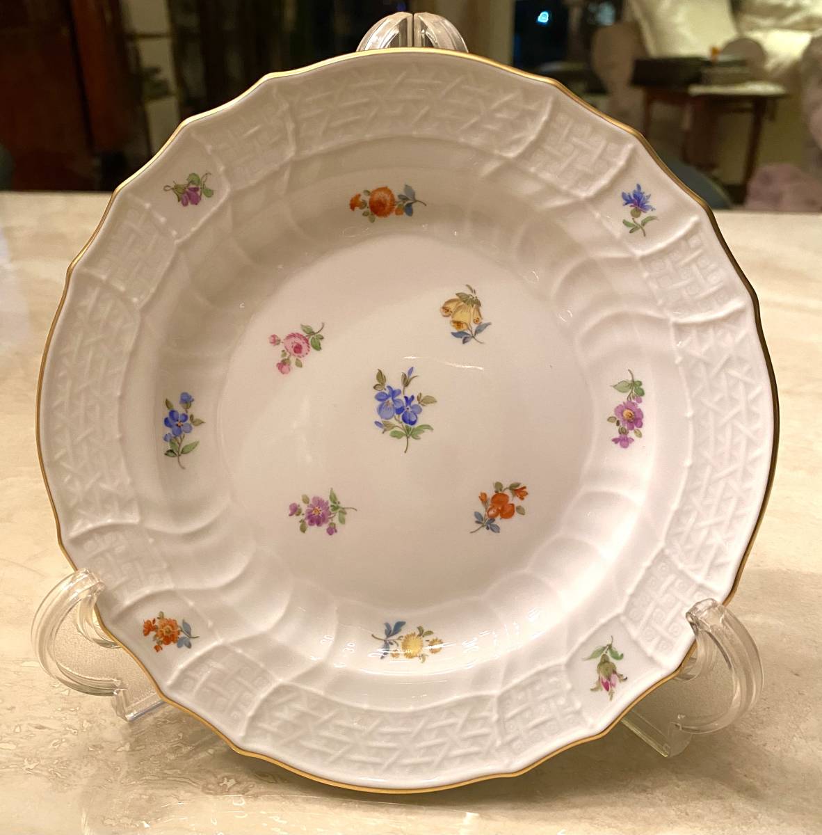 美　マイセン　白磁レリーフ　スキャッタードフラワー　飾り皿