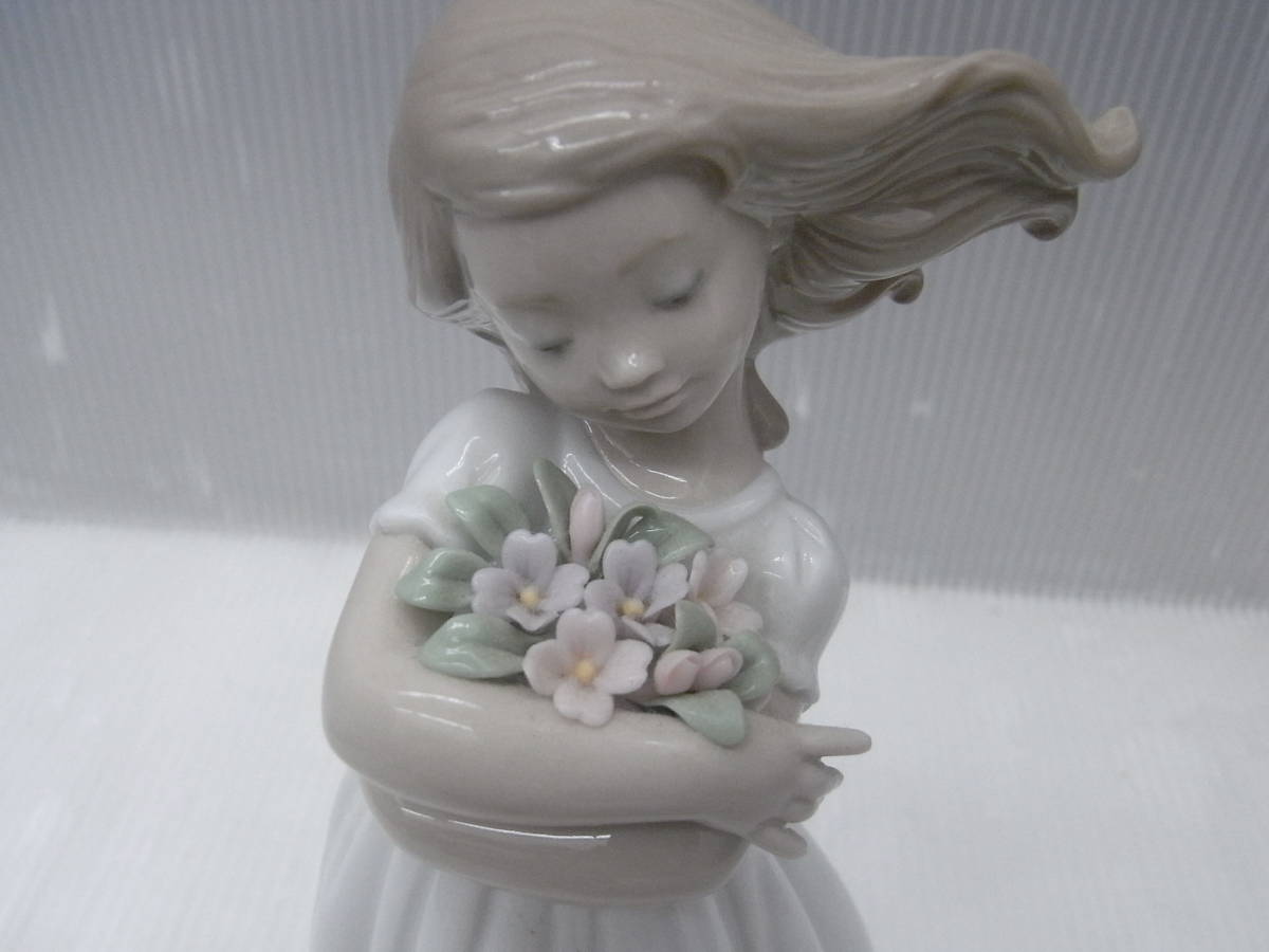 LLADRO さわやかな風 リヤドロ フィギュリン 陶器 人形