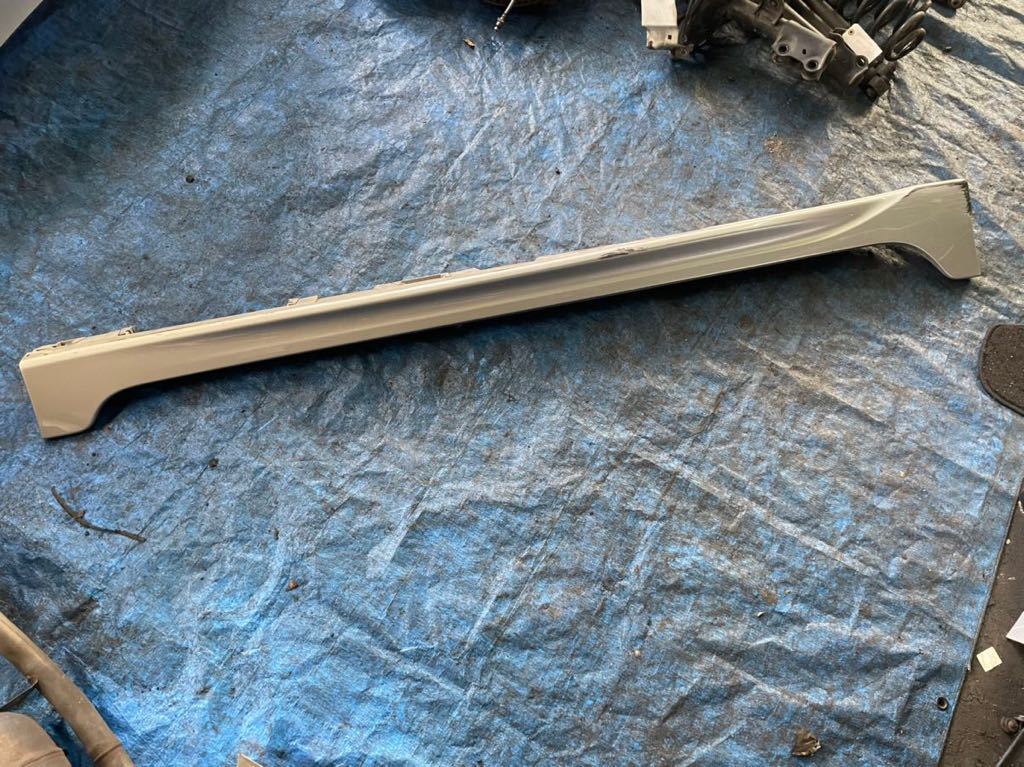 セール 特売 アクア NHP10 純正オプション 右サイドステップ/サイド
