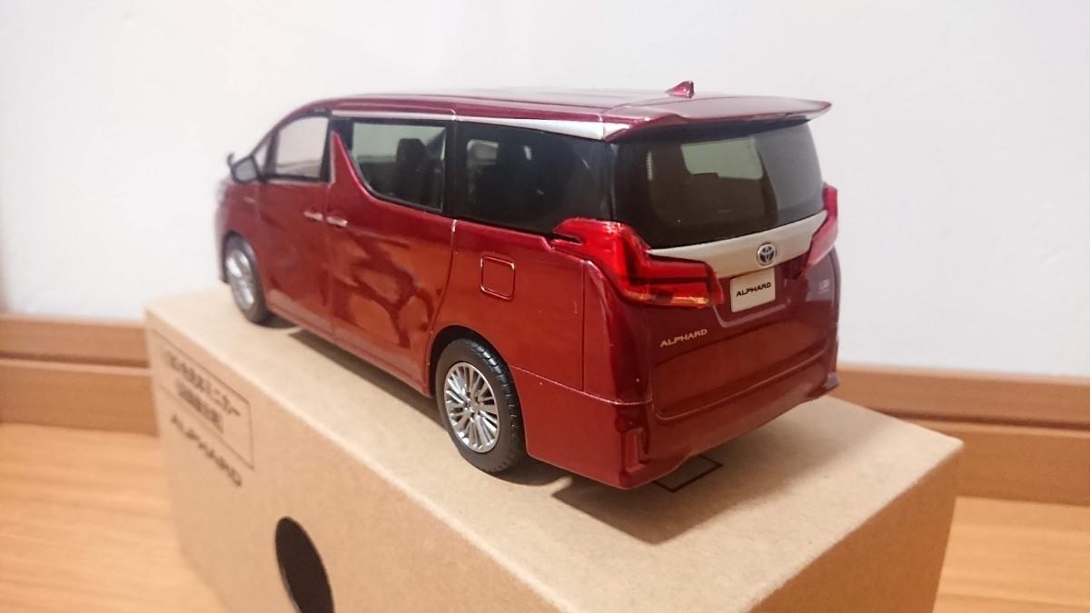 トヨタアルファード 1⁄30 カラーサンプルミニカー 後期型 ダークレッド