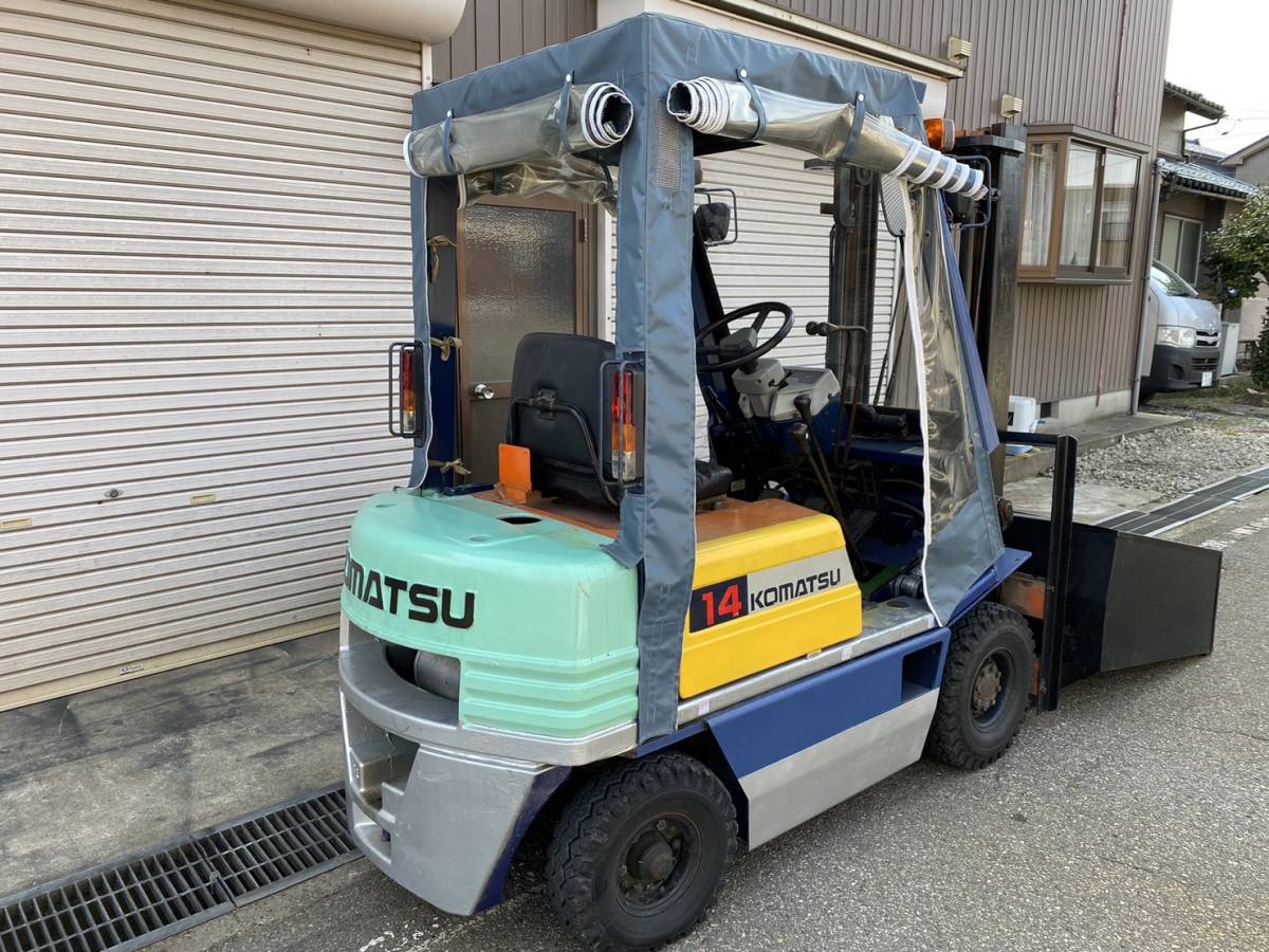 中古フォークリフト コマツFG14-15 1.4トン ガソリンエンジン 前面 