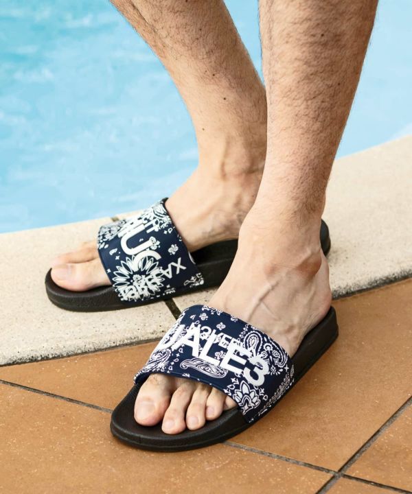 1PIU1UGUALE3 RELAX ウノピゥウノウグァーレトレ ペイズリー シャワーサンダル ビーチ サンダル ブランド メンズ ネイビー 紺 26cm