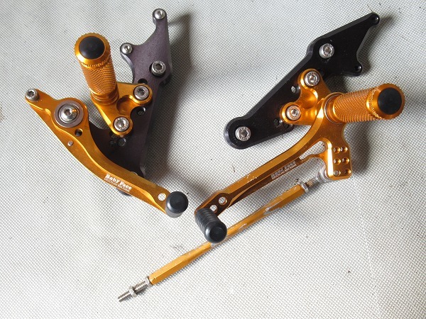 ○CB400SF,CB400SB(NC39,NC42)用○ベビーフェイス製バックステップです 