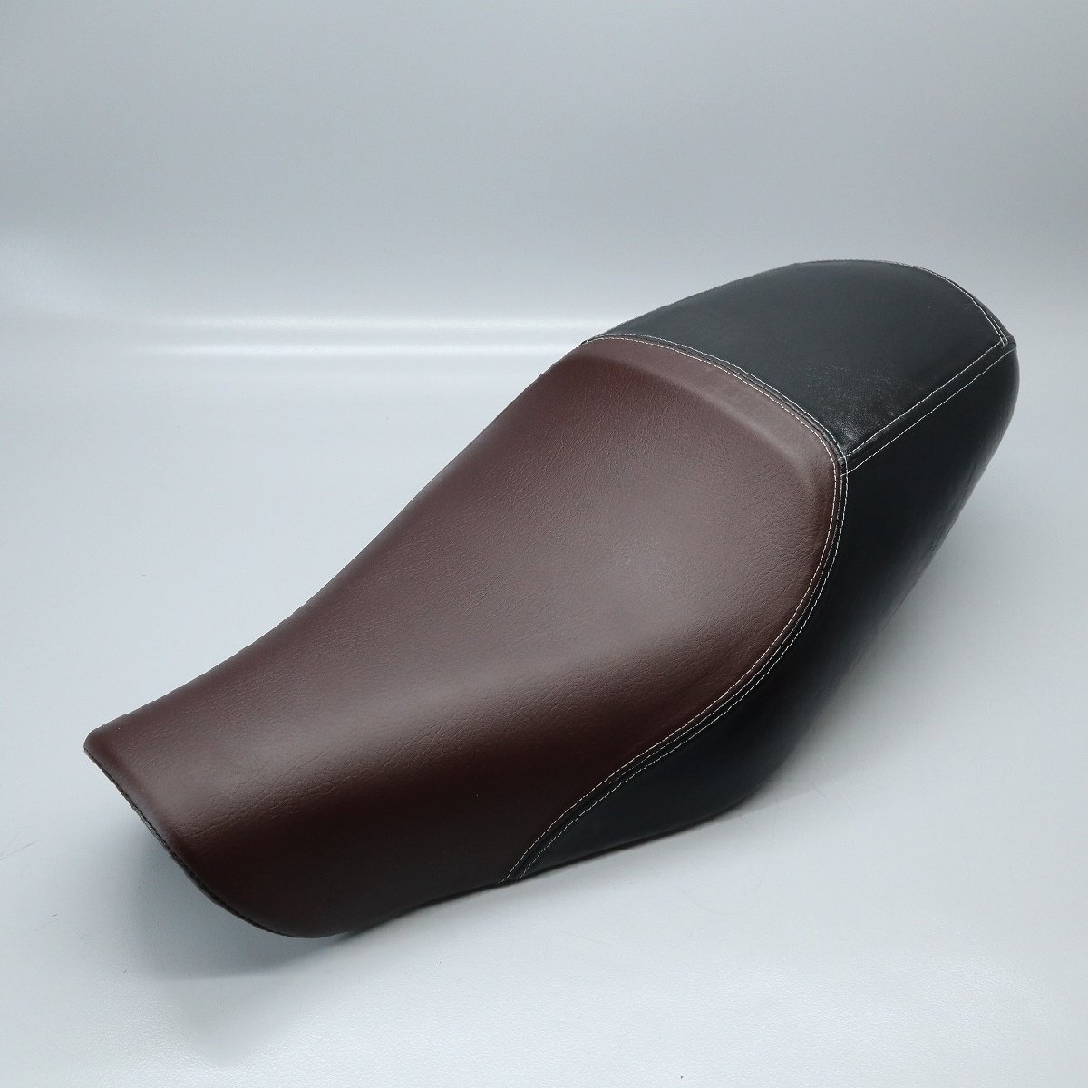 カワサキ W800 カフェ CAF 純正 シート 段付き 230302BD0002(純正品