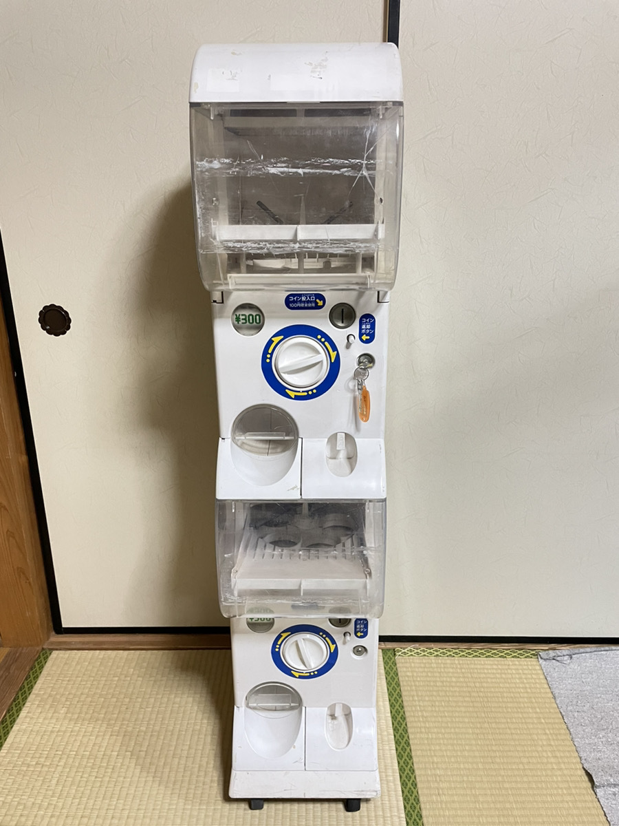 BANDAI カプセルステーション ガチャガチャ本体 鍵付き ガチャポン 100 