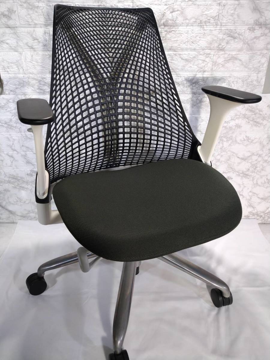 豊富な，新作登場 S032301y Herman Miler ハーマンミラー セイルチェア SAYL Chair オフィスチェア チェア 椅子 白&times;黒 ホワイト&times;ブラック(ハーマンミラー)｜売買されたオークション情報、yahooの商品情報をアー ハーマンミラー