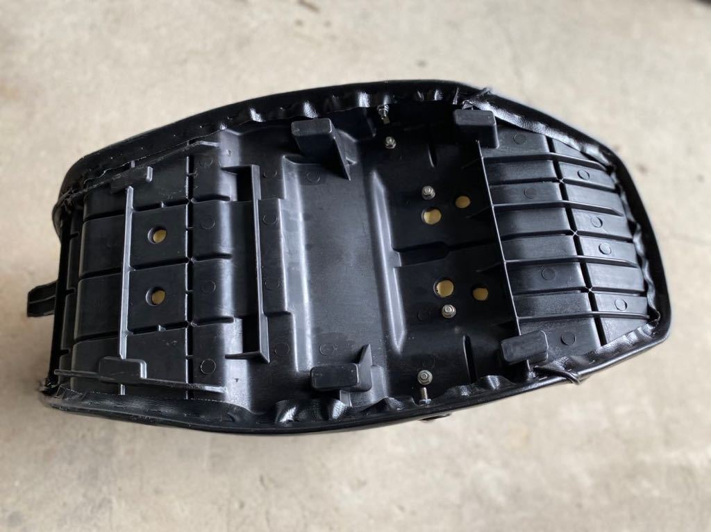 シート あんこ抜き タックロール ZRX400⁄ZRX-II用 MM08-K004-01 ZRX2