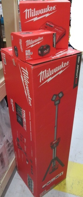 Z2540 ミルウォーキー M18充電機能付きスタンドライト/M18 12.0Ah パワーブーストバッテリー/M12-M18 スーパーチャージャー 商品説明欄必読