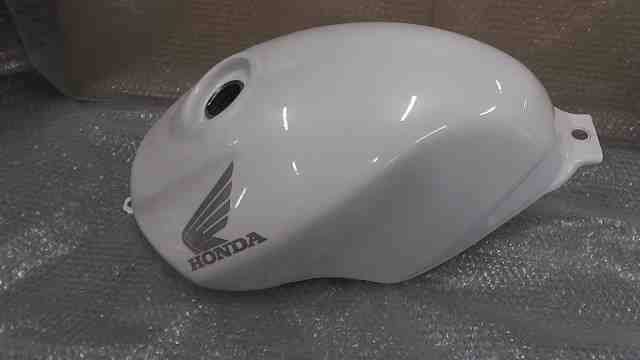 100%新品，お得 VTR250 MC33-1021xxx の タンク 1679986879(ホンダ用)｜売買されたオークション情報、yahooの商品情報をアーカイブ公開 - オークファン ホンダ用