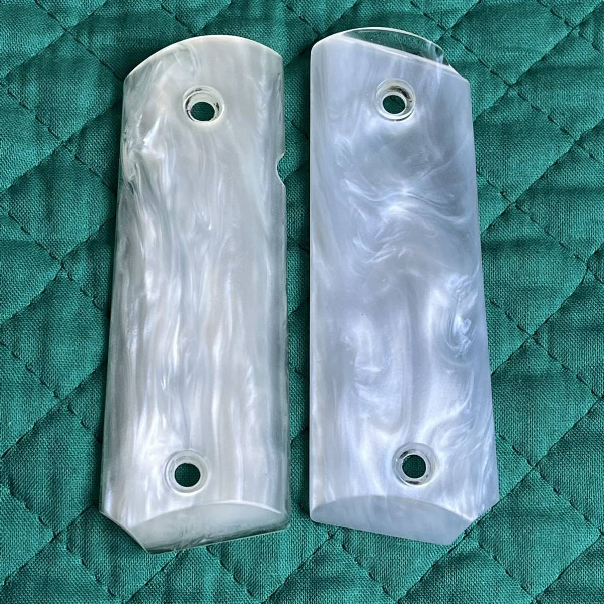 PT230339)☆送料無料☆MGC オフィサーズACP.45用グリップ パール