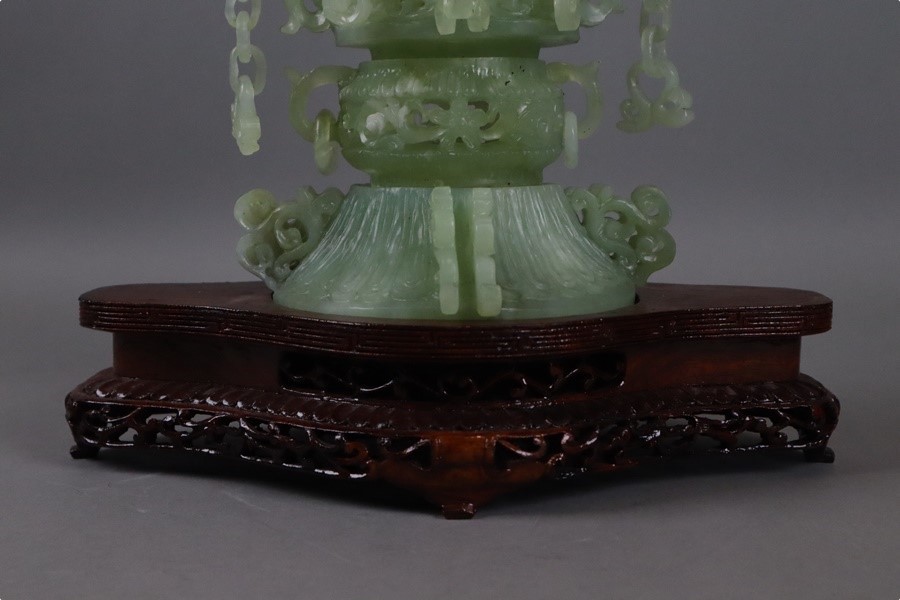 中国古玩 置物 彫刻 香炉 翡翠玉石 唐物 翡翠 唐木台付 中国美術 龍蓋
