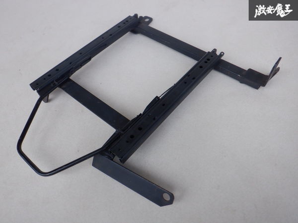 BRIDE ブリッド S13 S14 S15 シルビア 180SX 底止め セミバケ シートレール 右 運転席側 N049 棚A4