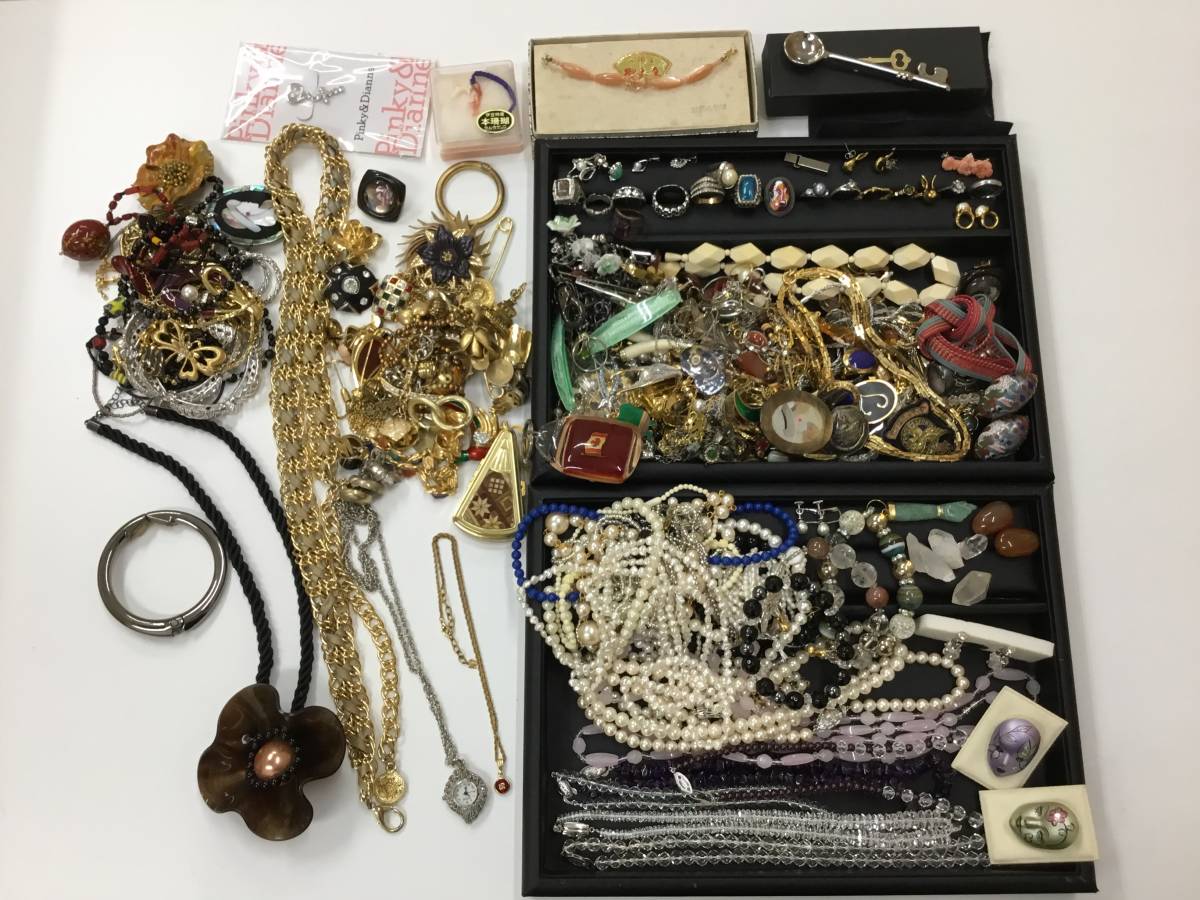 【T】【4464他】【メッキアクセサリーまとめ】ニナリッチ・HIROKO BIS ネックレス・イミテーションパール・水晶 ・リング・イヤリング　他