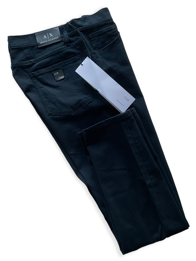 新品【ARMANI EXCHANGE/アルマーニ】▼【定番ダークネイビー】バックにレザーロゴ▼通年履き通せる定番の伸縮ストレッチパンツ▼54