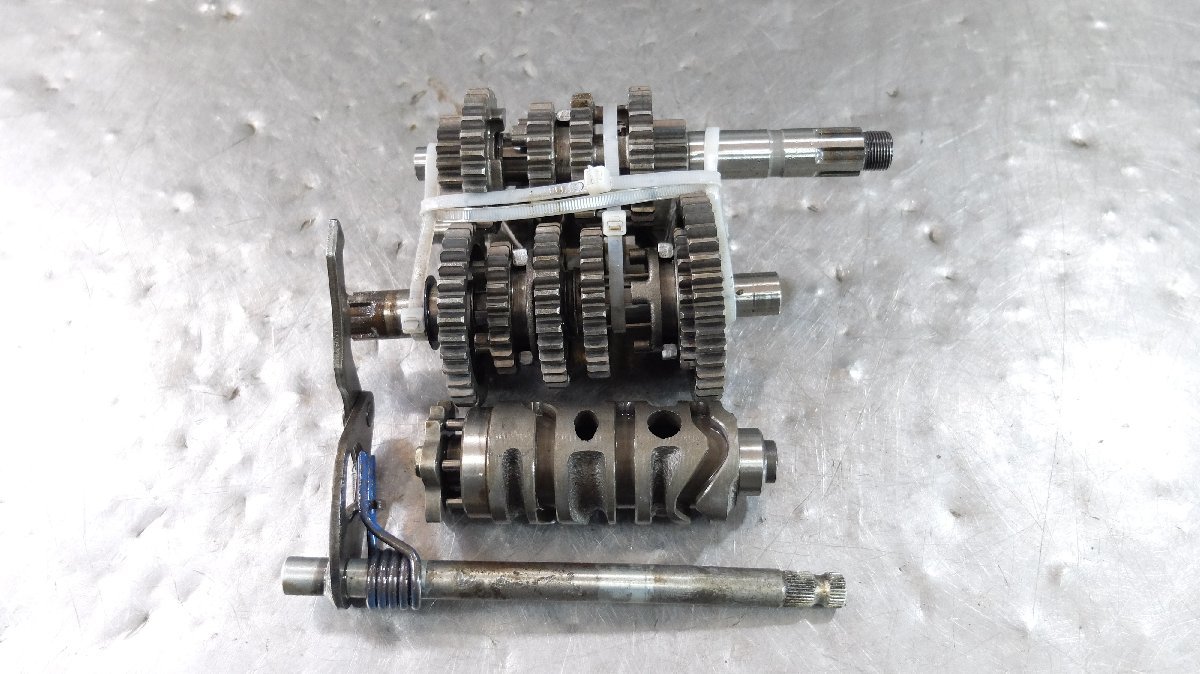 3)NSR50 AC10・AC08E-2308***エンジン/ ミッション廻り【60】