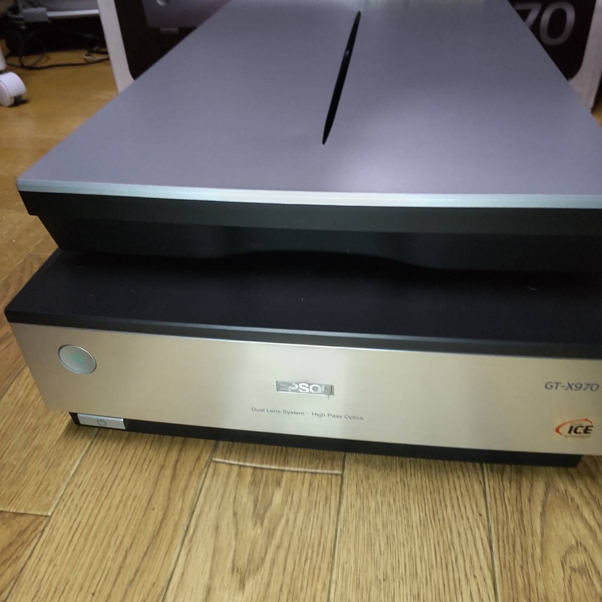 EPSON製 A4フラットベッドカラースキャナー GT-X970 本体・電源のみ