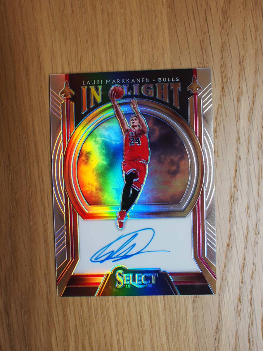ラウリ・マルカネン Lauri Markkanen 2019-20 Panini Select In Flight Signatures /149 #IF-LMK Auto 直筆サインカード　NBA　